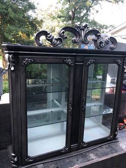 Gorgeous Display Hutch topper with lights