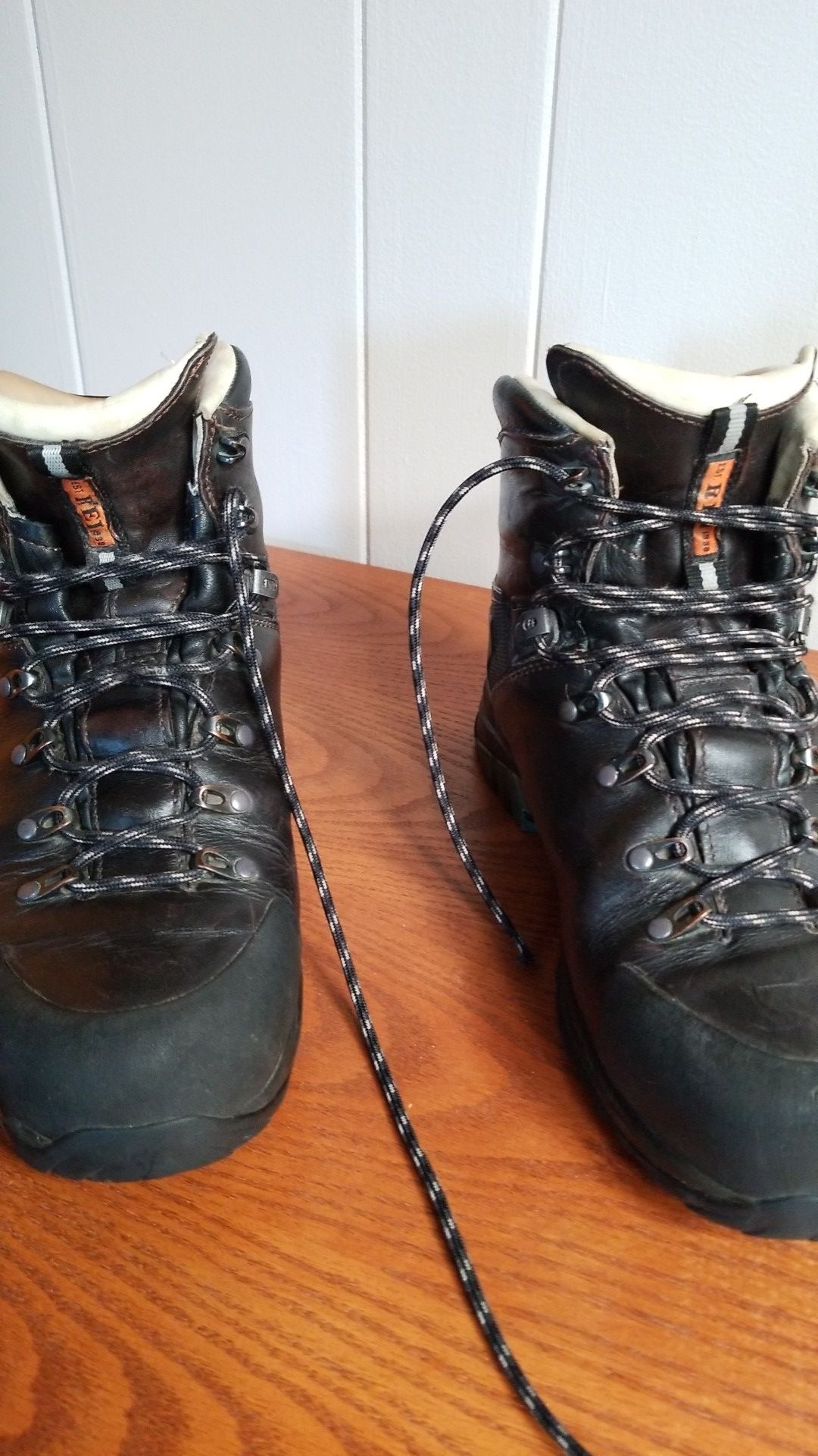 REI Men's Backpacking Boots, size 11M
