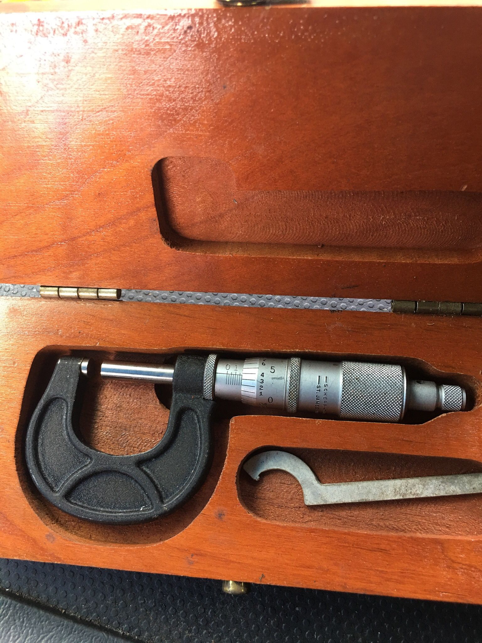 A VINTAGE SCHERR-ST-TUMICO 0-1” INCH MICOMETER LIKE NEW $25.00