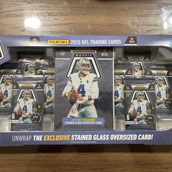 2025 Panini Mosaic Football Flagship Collection Trading Card Box (1 Stained Glass Card)