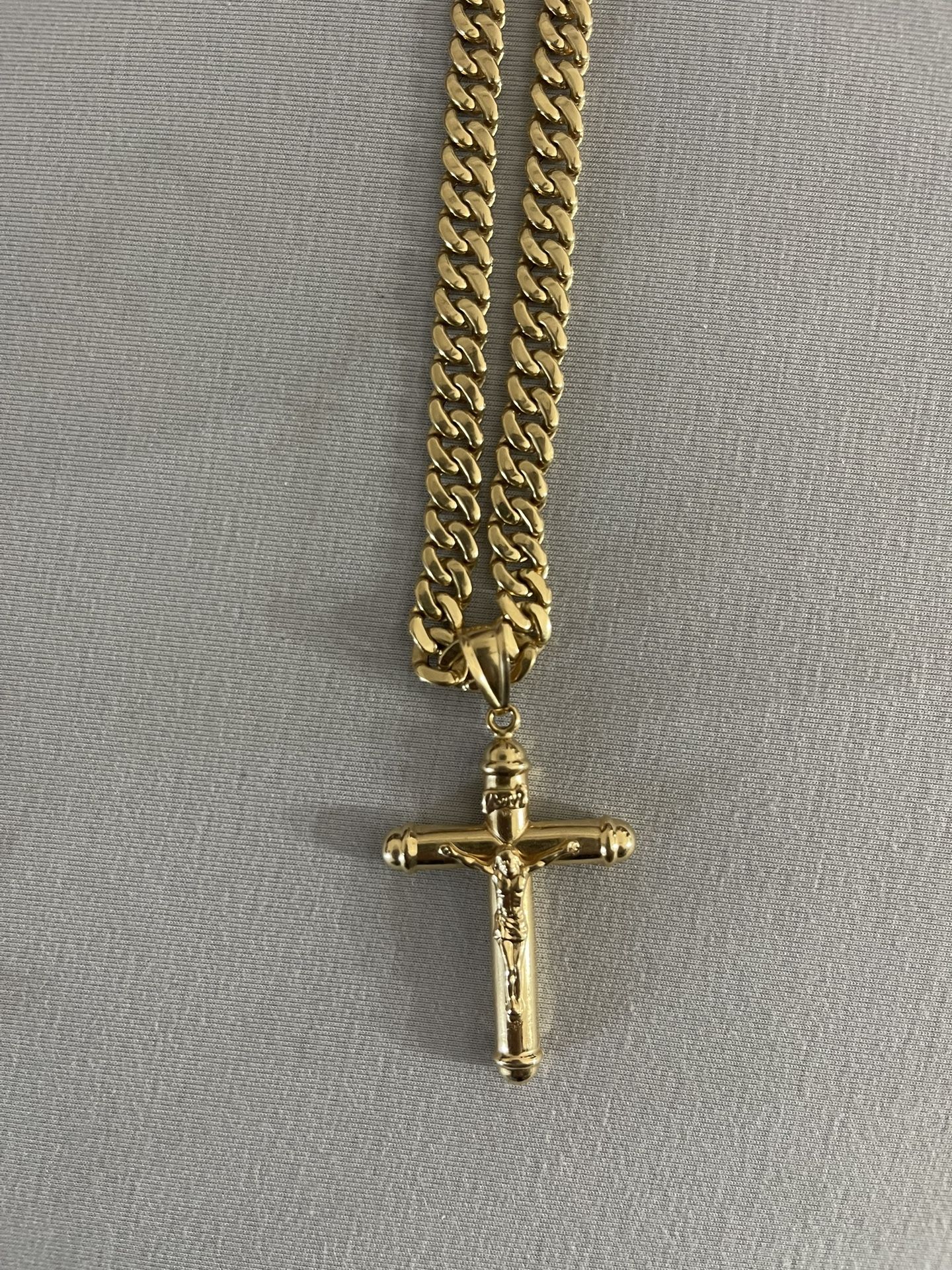 6mm 18kt 25 Grams Gold Cuban Chain And Jesus Cross Pendant 20”