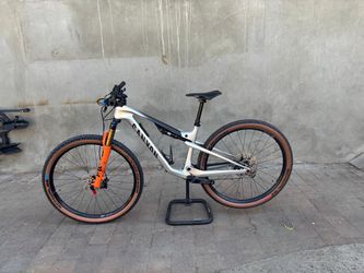 Canyon Lux Trail CF 6 — Small — Never Ridden —