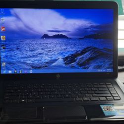HP 2000 Win8  15.5” Laptop - EXCELLENT CONDITION