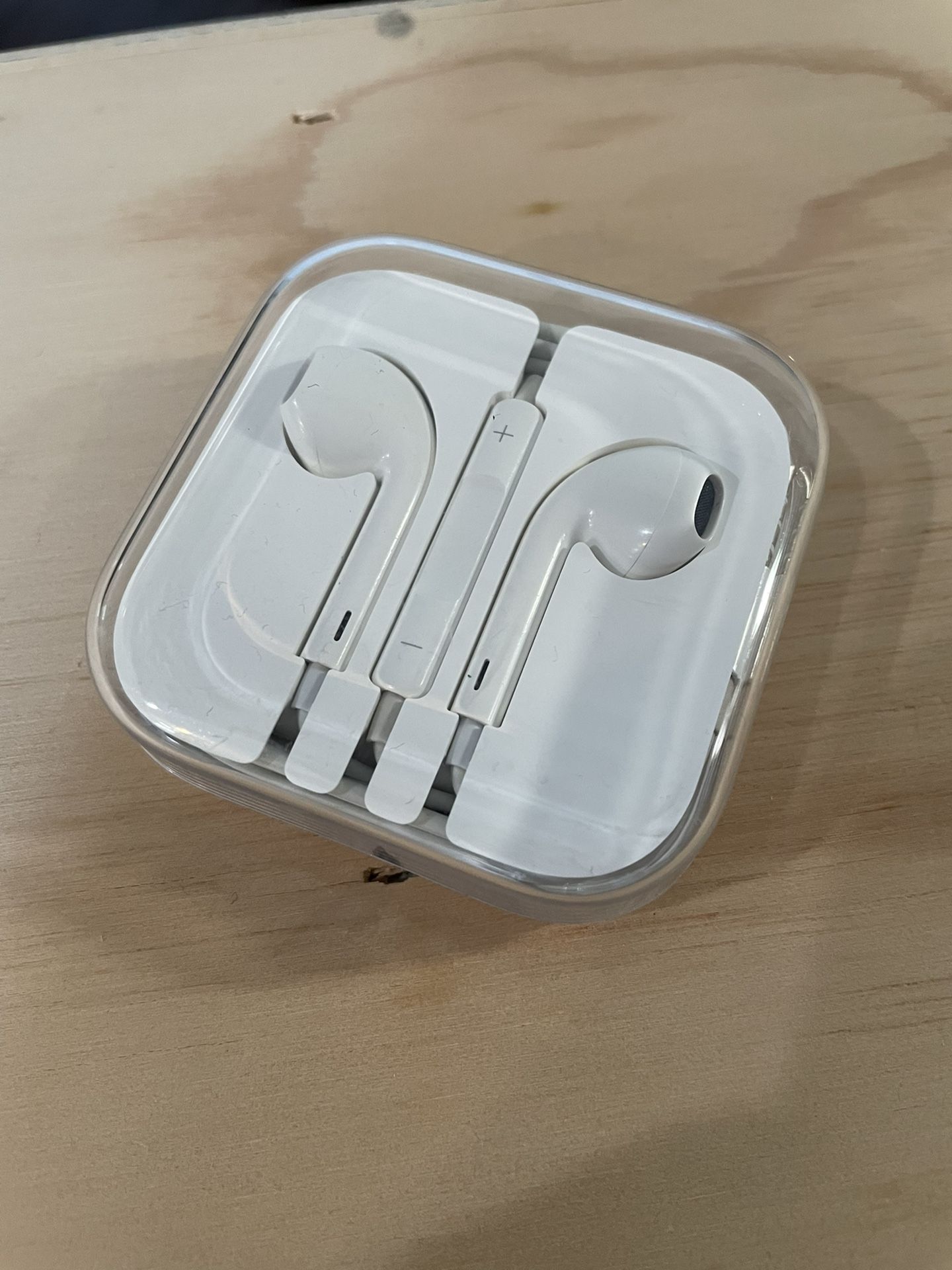 Brand New Apple EarPods - Aux - Never opened