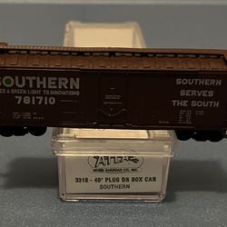 Atlas N Scale 40’ Plug Door Box Car - Southern