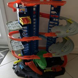 Hot Wheels Ultimate Garage 