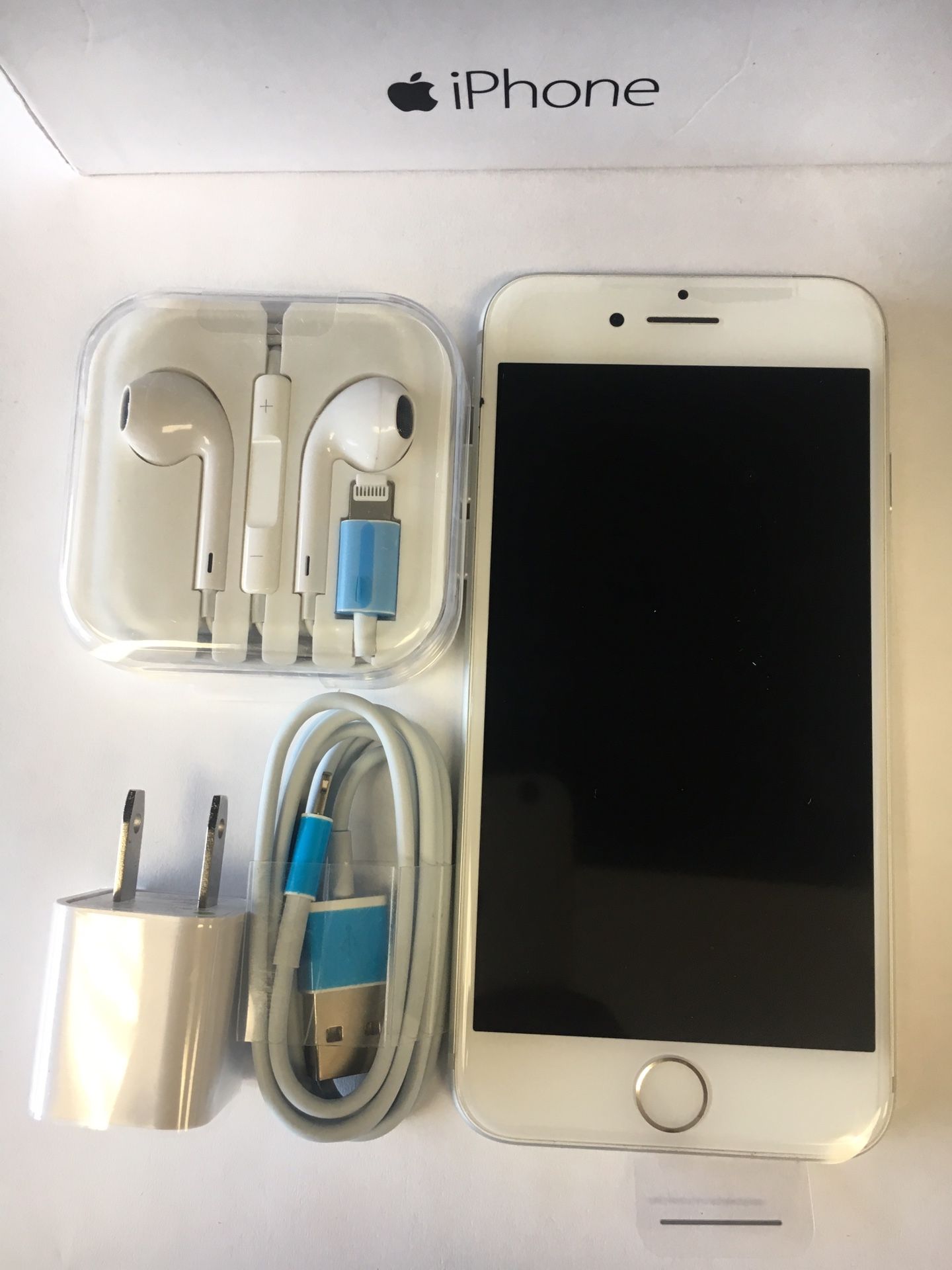 Iphone 7 excellent condition factory unlocked comes with charger