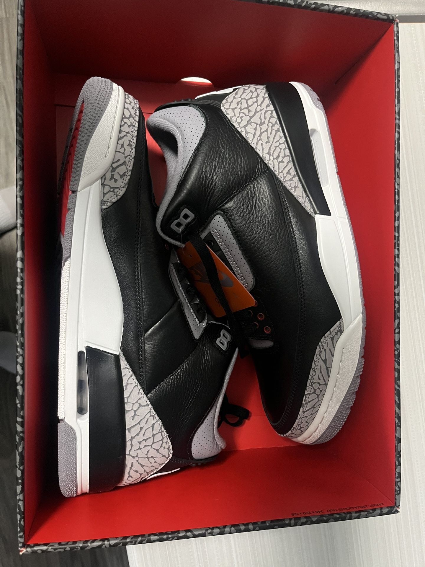 AIR JORDAN 3 RETRO BLACK/FIRE RED-CEMENT GREY NOIR
