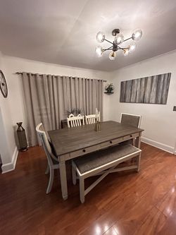 Ashley Dinning Set