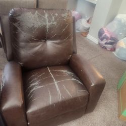 Free Recliner Chair In DALLAS By 635&Greenville