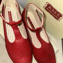 Vintage BAIT flats Size 8