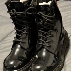 Patient Leather Size 3 Dr Martens $50.. $65) (Size 1Y Leather!! $40  $45, $55…  Some 2 Pairs For $100.00..👉🏽Used In Good,  And Very Condition!!
