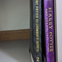 Harry Potter Book 1 & 2 + Hogwarts Library (5 Books)