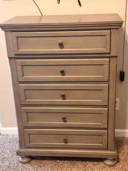 Ashley Furniture Lettner Chest of Drawers