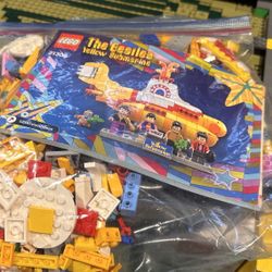 Lego 21306 The Beatles Yellow Submarine