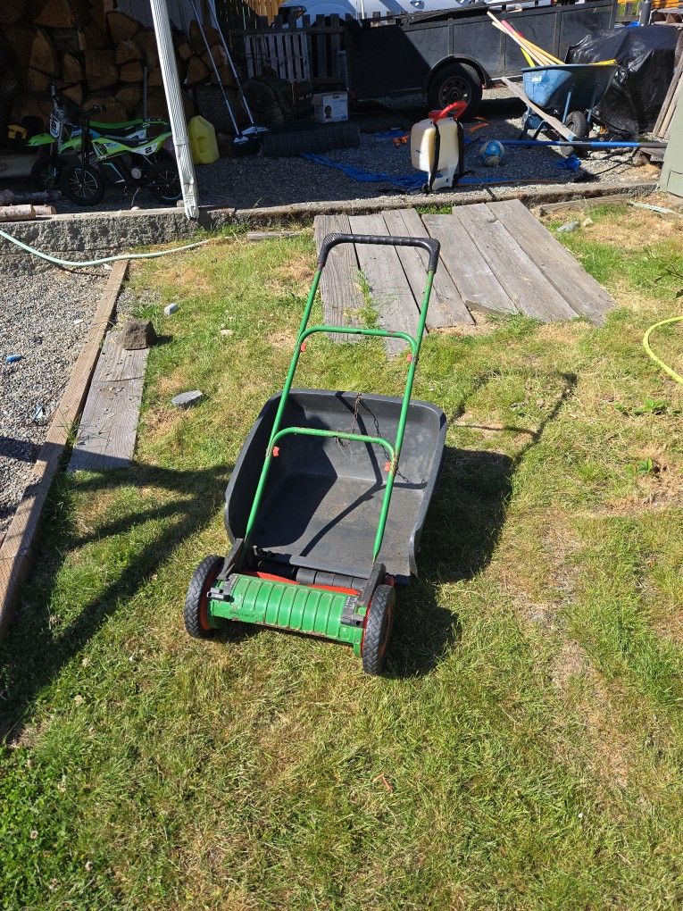 BRILL Luxus 33 Push Mower