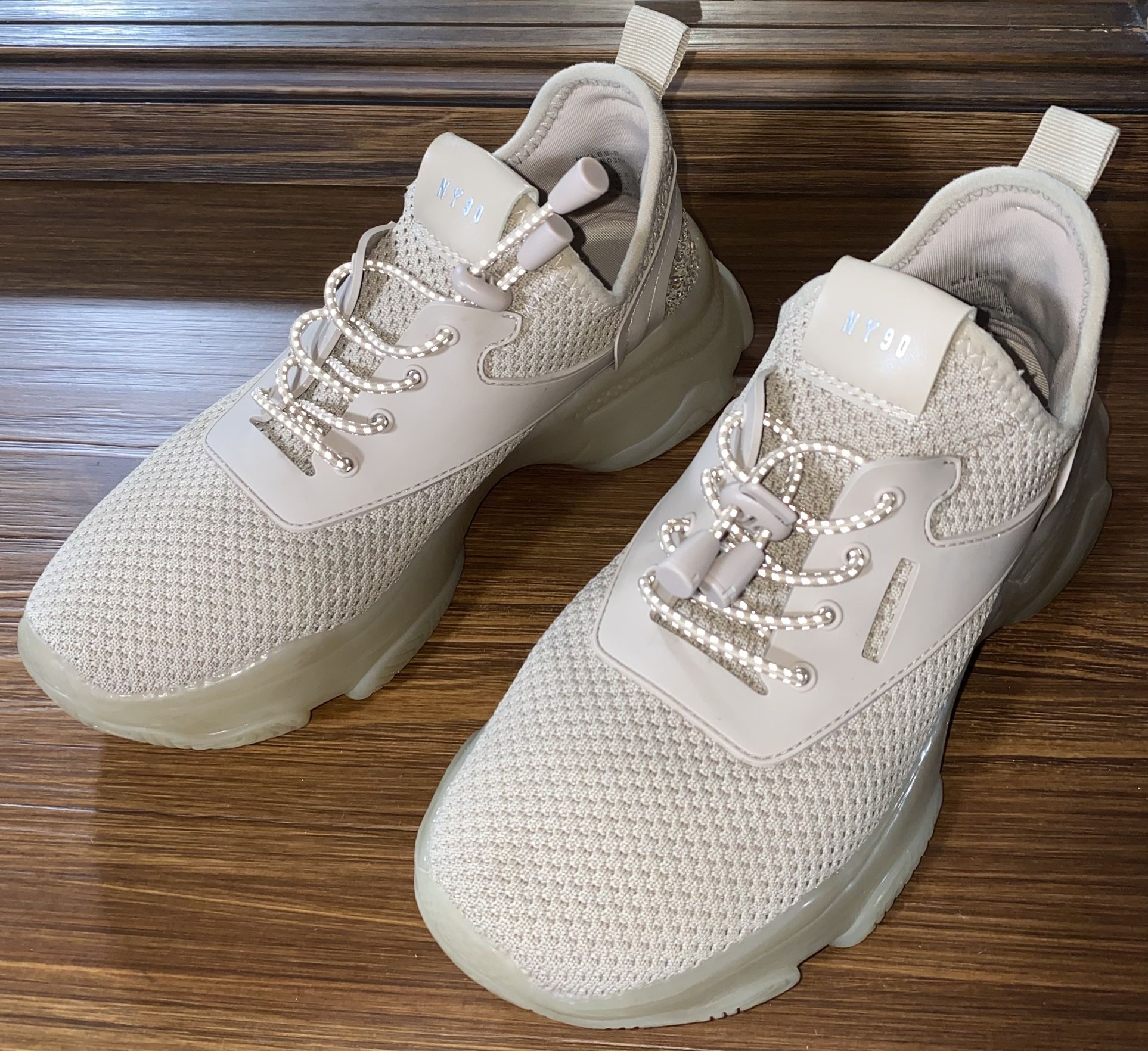 🔥Steve Madden NY90 Rhinestone Sneakers! Size [7.5m] - Cute & Comfy - Must Go!🔥