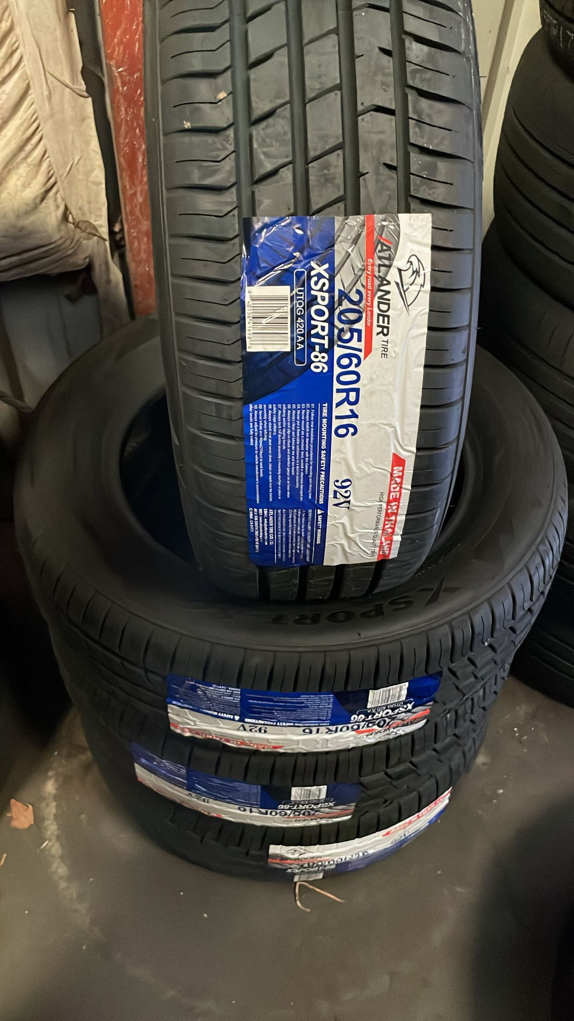205/60R16 ¡¡GRATIS!! Instalación & Balanceo. 