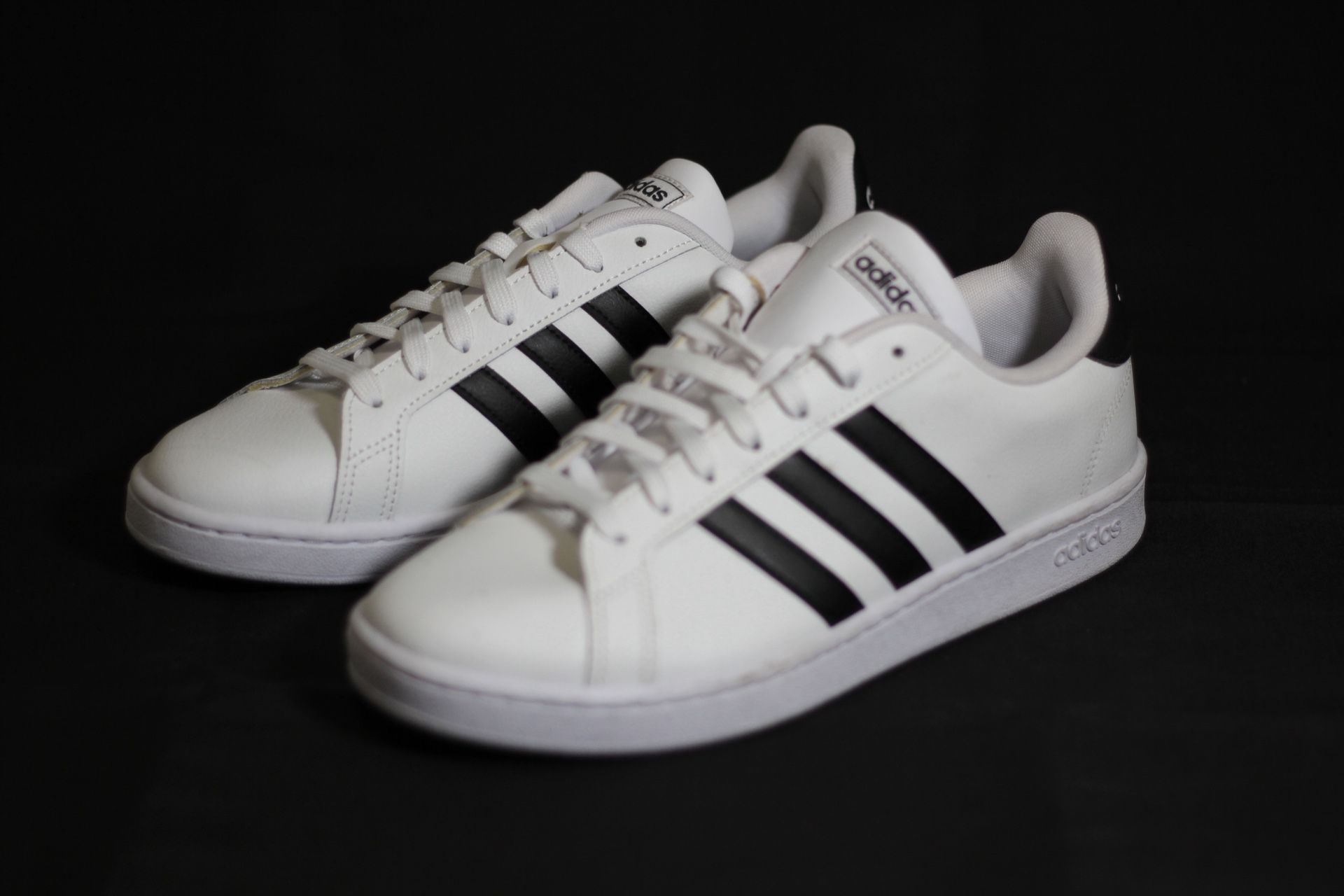 Adidas Advantage Base F36392 – Men’s Size 9.5 – Brand New (No Box)