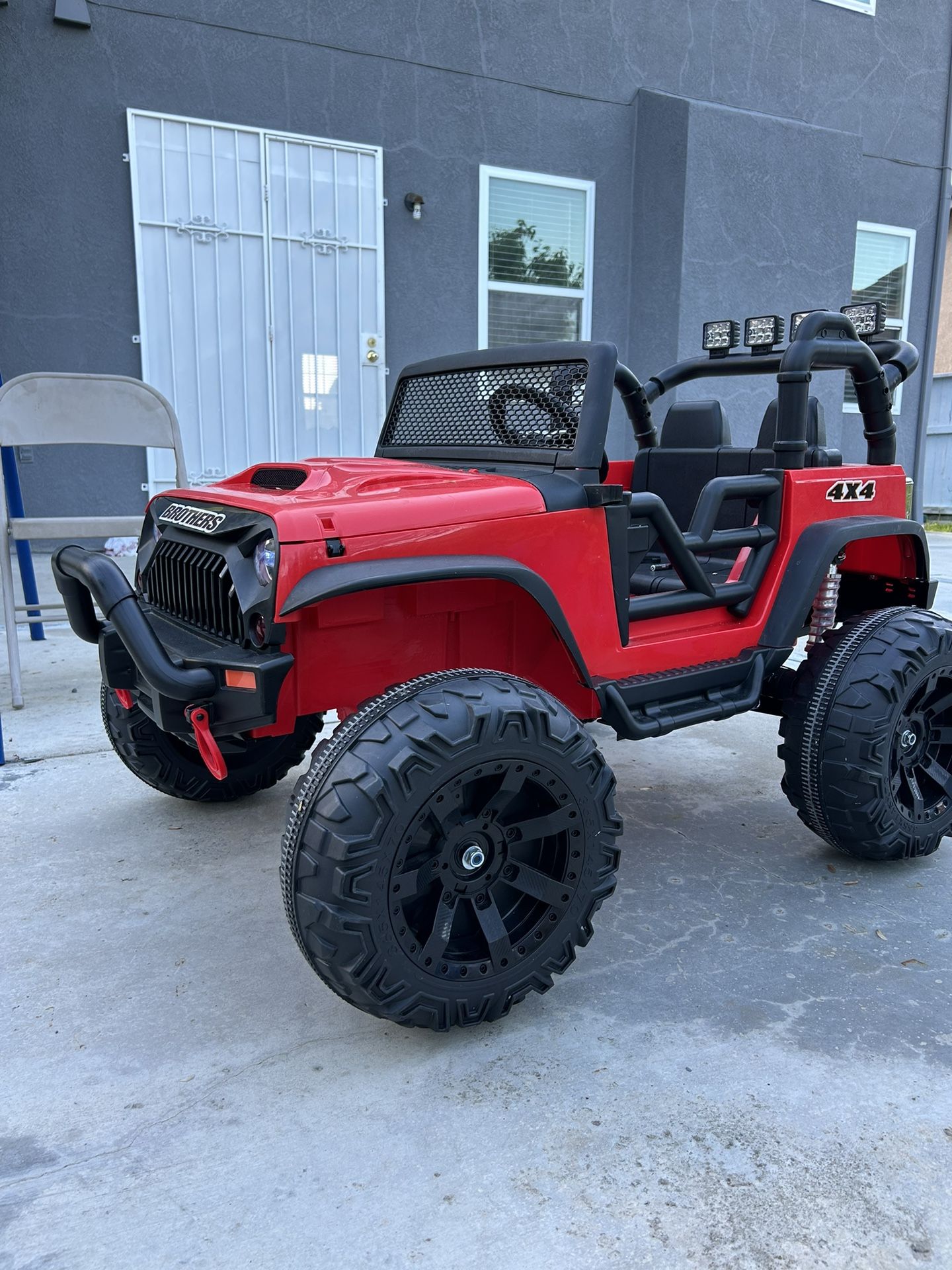 Kids red Jeep 