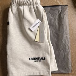 Light oatmeal essentials SS22 shorts