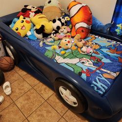 Twin Car Bed (Little Tikes)