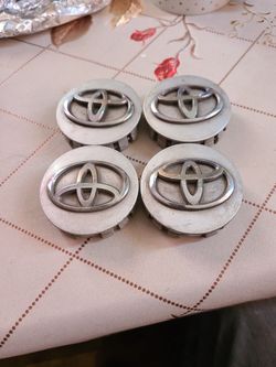 Toyota And Chrysler Center Caps 