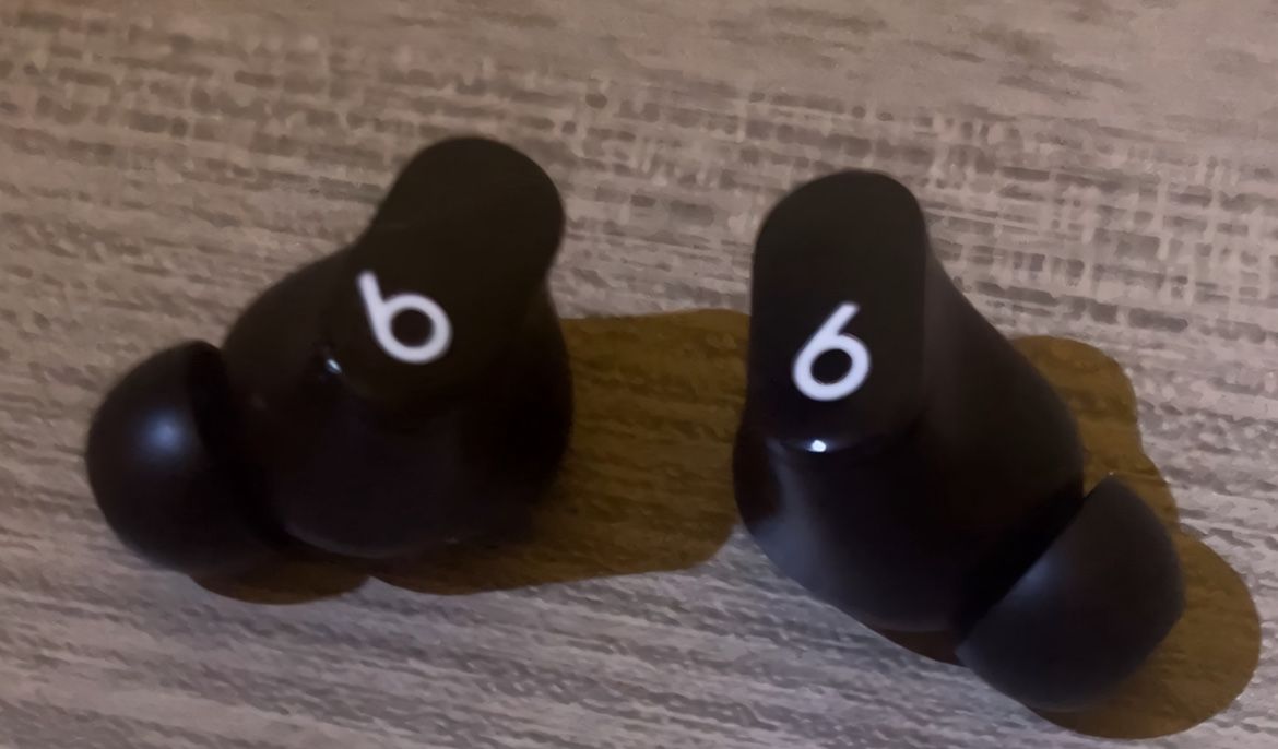 Beat Studio Buds NO CASE (ANC ) SHIPPING ONLY