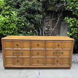 Mid Century Modern Wood Drexel 9 Drawer Dresser