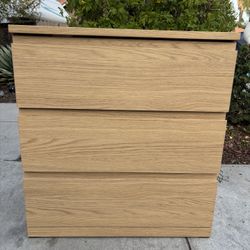 Modern Dresser Chest of Drawers Furniture Excellent Condition