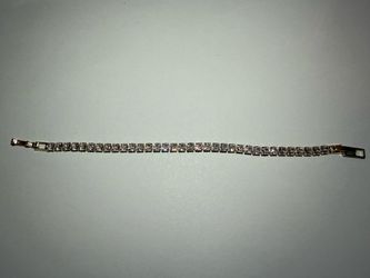 Gold Bracelet with Sparkling Diamond-Like Stones – 6 Inches – New