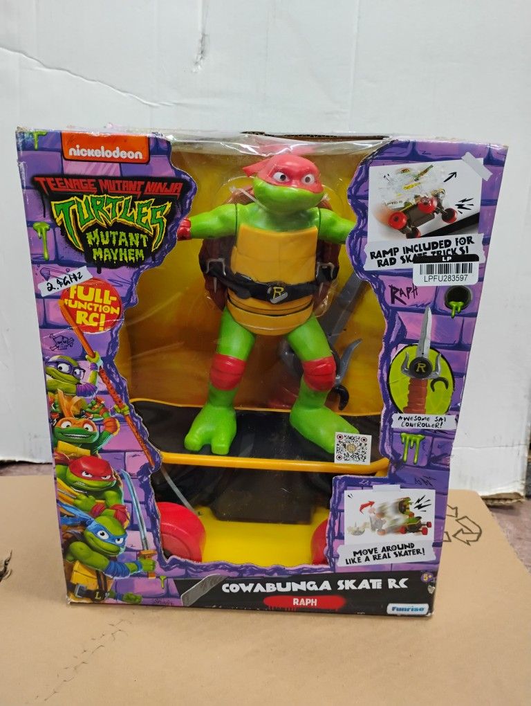 Teenage Mutant Ninja Turtles Cowabunga Skate RC Raph with Remote Control