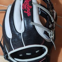 Rawlings Heart of the Hide 11.5" Glove