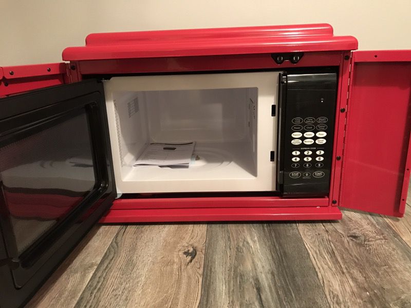 Cute Vintage Style Microwave for Sale in Santa Monica, CA - OfferUp
