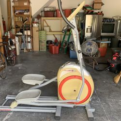 Schwinn 420 Elliptical