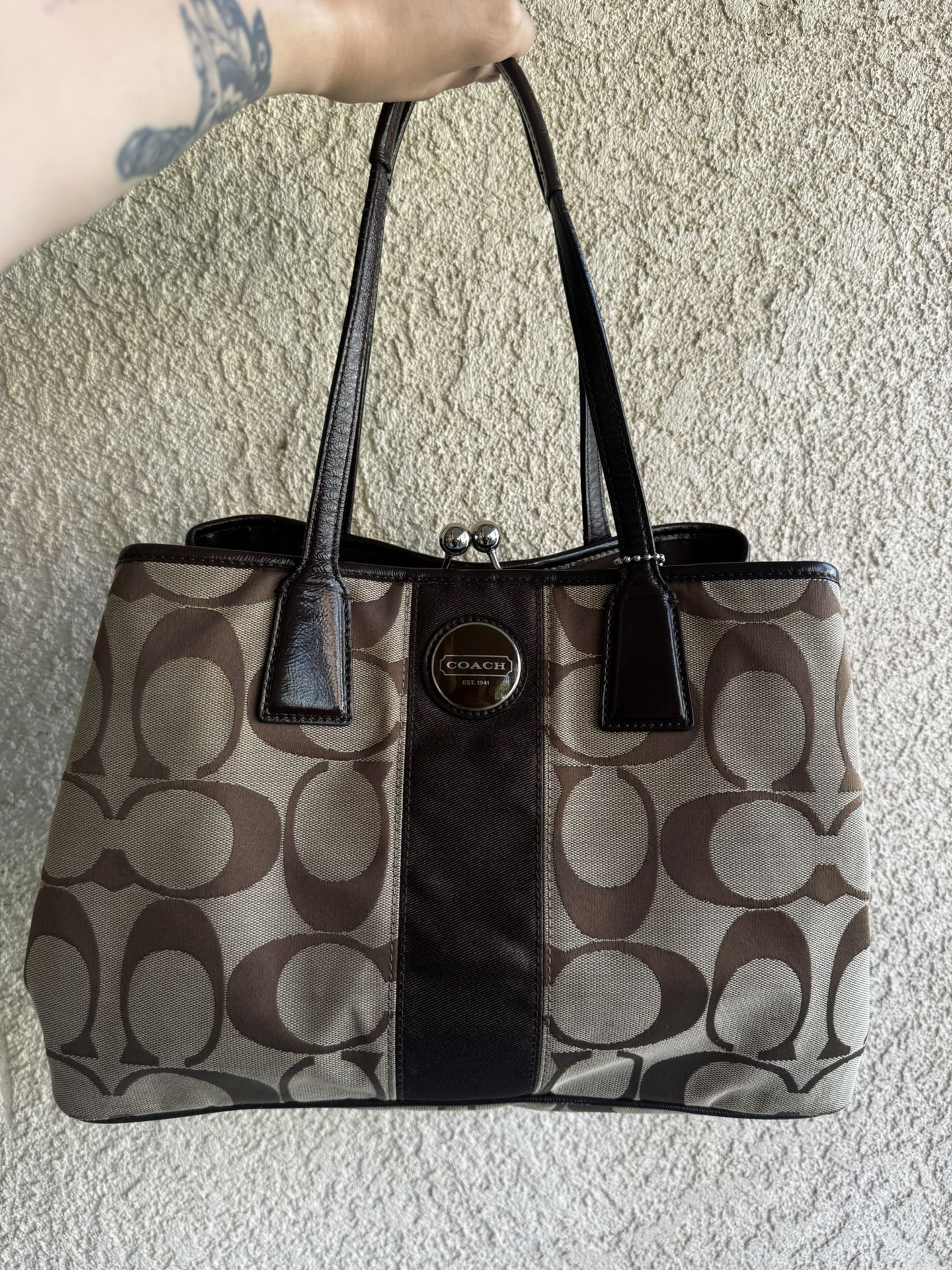 F13533 Brown And Tan Satchel Kisslock
