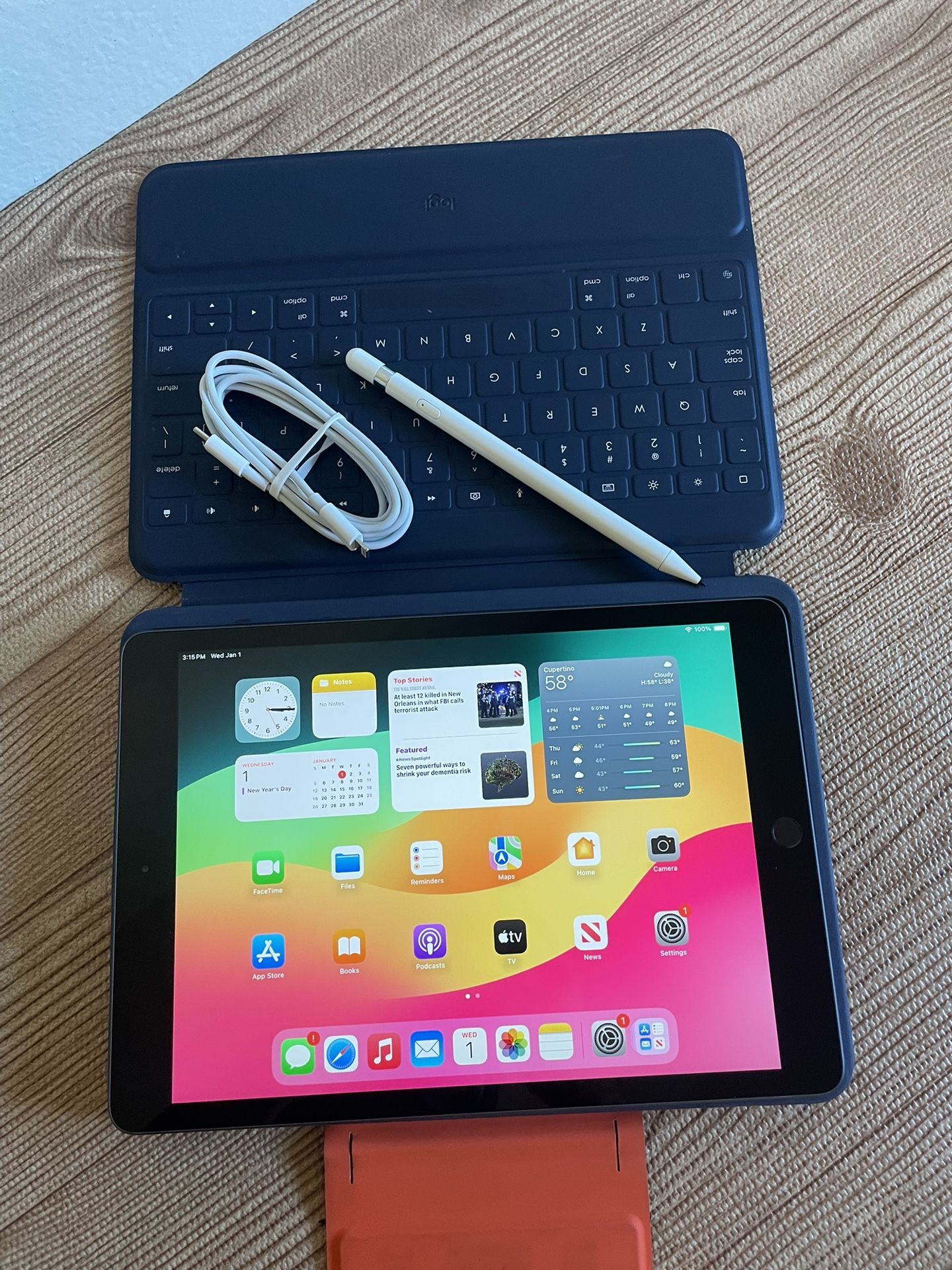 Apple iPad 7th Generation 128GB With Logitech Keyboard and Pencil