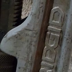 Monkey Wrench 36inch Rigid Metal