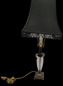 90s Hollywood Regency Style Table Lamp Clear Ribbed Glass Brass Black Shade