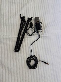 Aokeo AK-70 condenser microphone kit includes a black adjustable boom arm