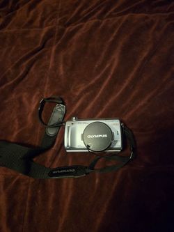 Olympus C-765 Ultra Zoom Digital Camera