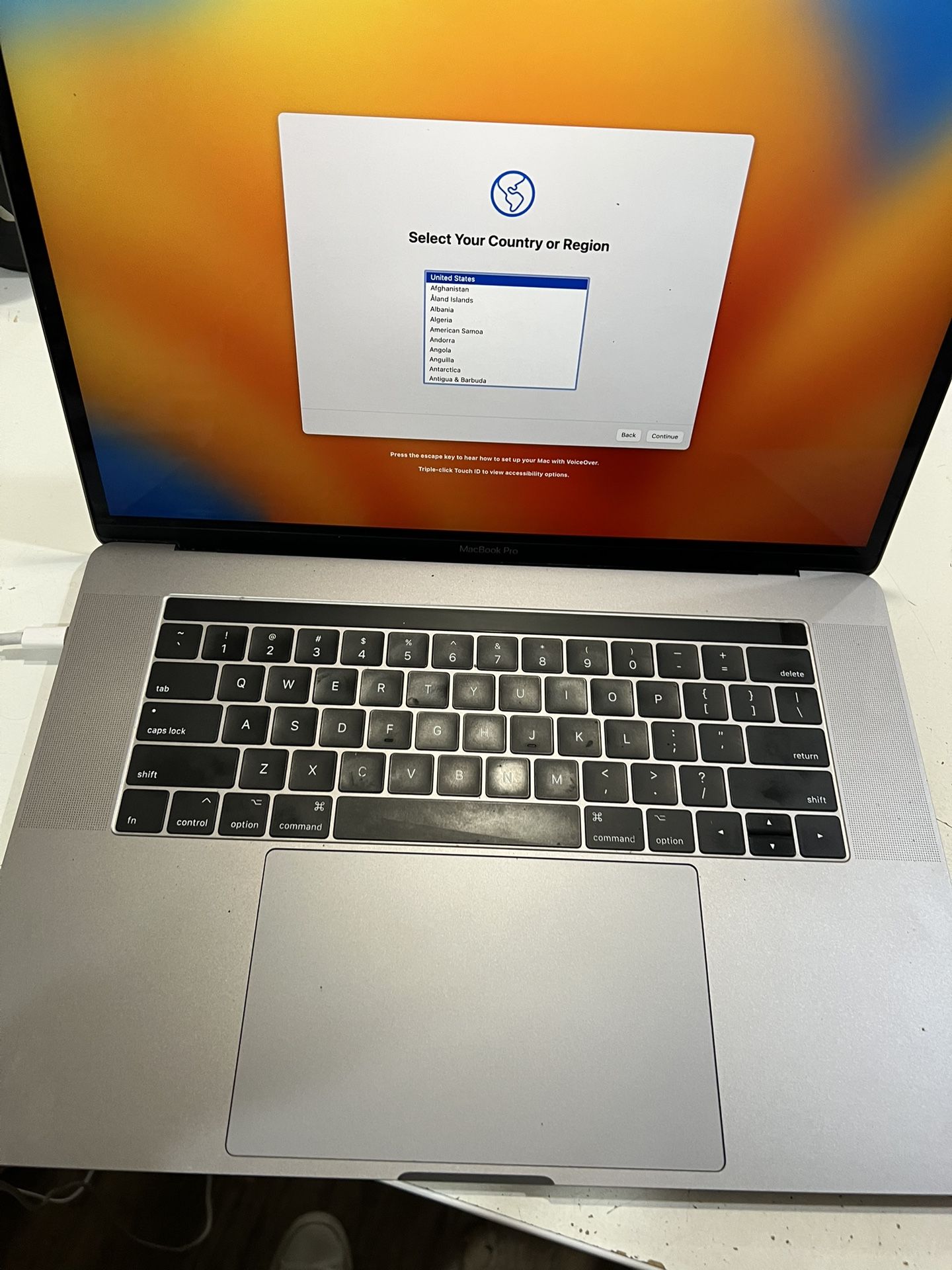 MacBook Pro 15" Graphite (2017) Intel Core i7, 1TB SSD