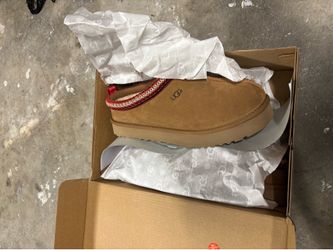 Women’s Uggs Tasman- new