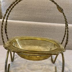 Vintage Indiana Tiara Amber Glass Basket
