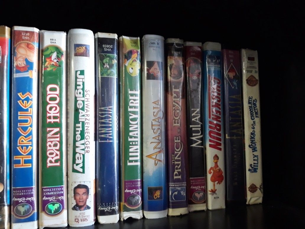 Disney Vhs Movies And DVDs Robin Hood Chicken Run Vhs T