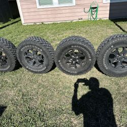 OEM 17” Jeep Gladiator Wheels