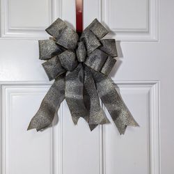 Beautiful 11" x 18" Holidays Bow