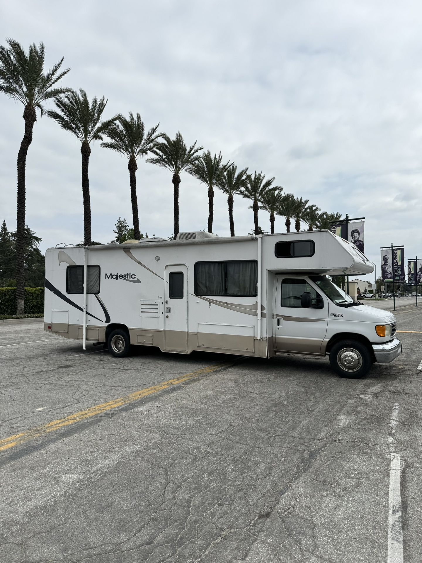 2003 Ford E-450 Majestic