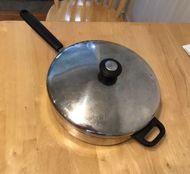 Tools of the Trade Deep Dish 12” Frying Pan with lid