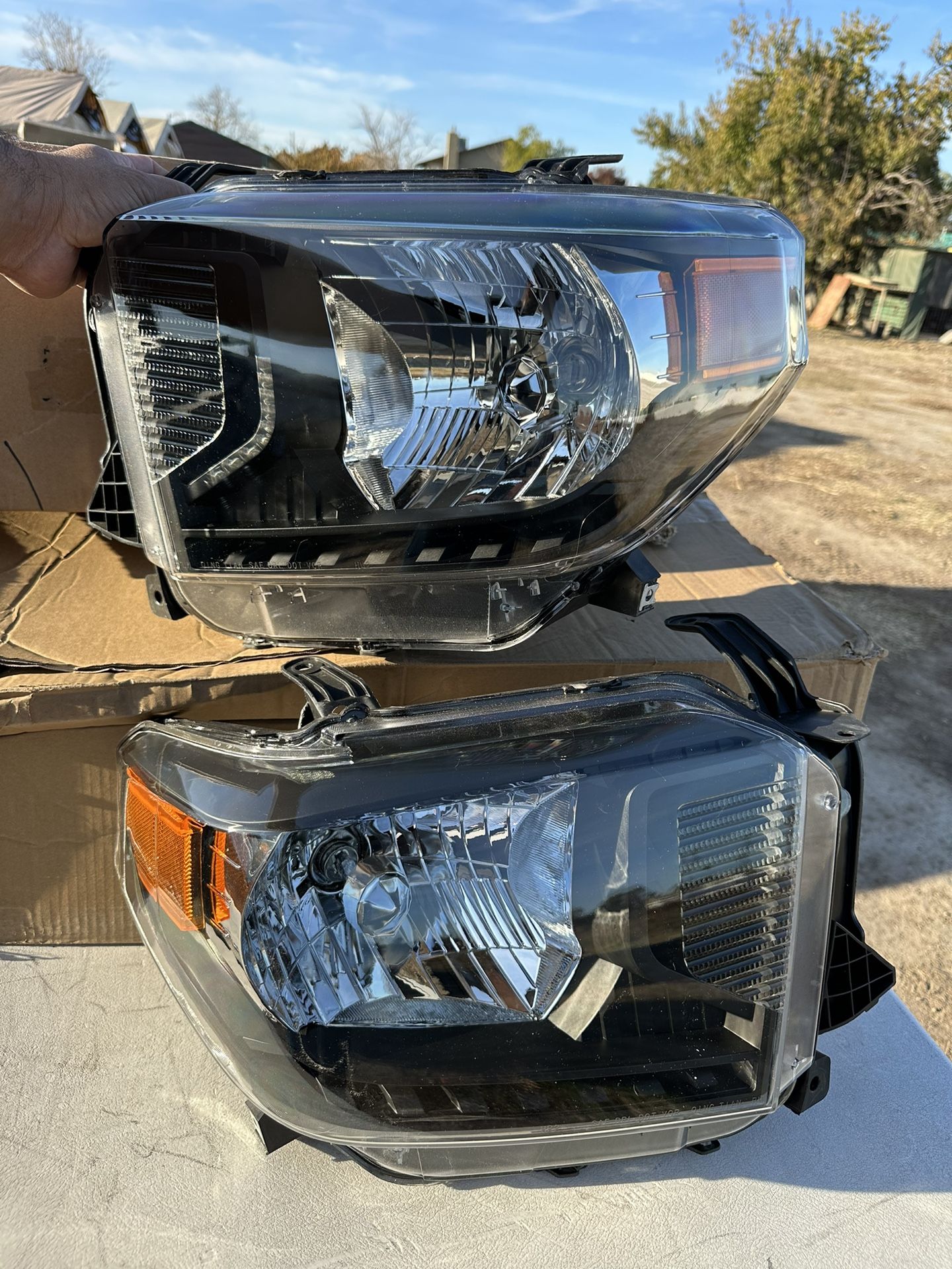 New Toyota Tundra Headlights 14-2020